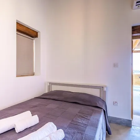 Villa Aphrodite Traditional With Swimjacuzzi *