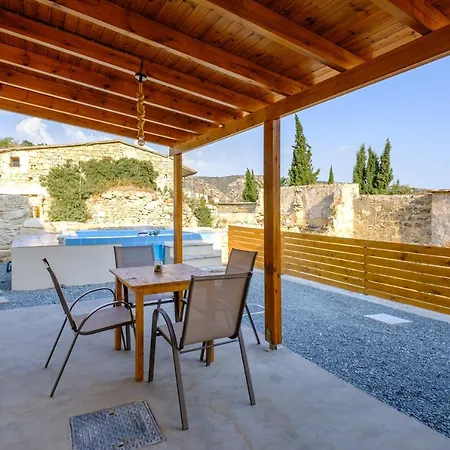 Villa Aphrodite Traditional With Swimjacuzzi Larnaca